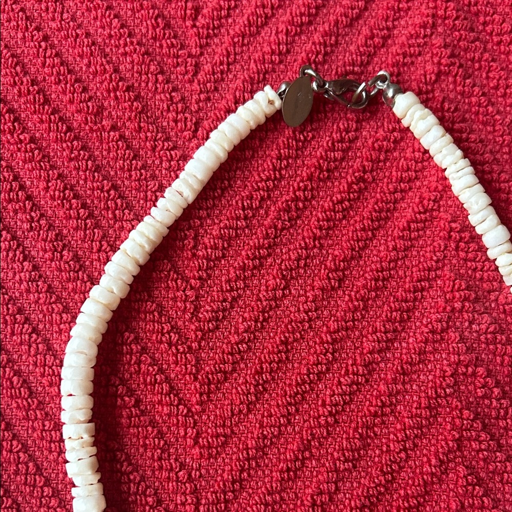 White Shell Necklace Set - Picture 4 of 5